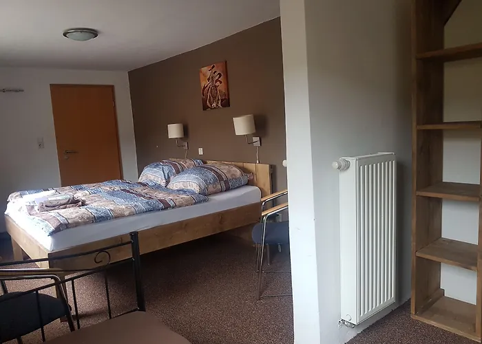 Konukevi Landgasthof Nesselbach 3*